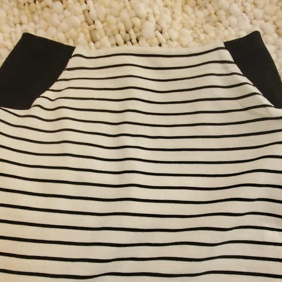 Greylin black white stripe pencil skirt SMALL - Picture 3 of 3